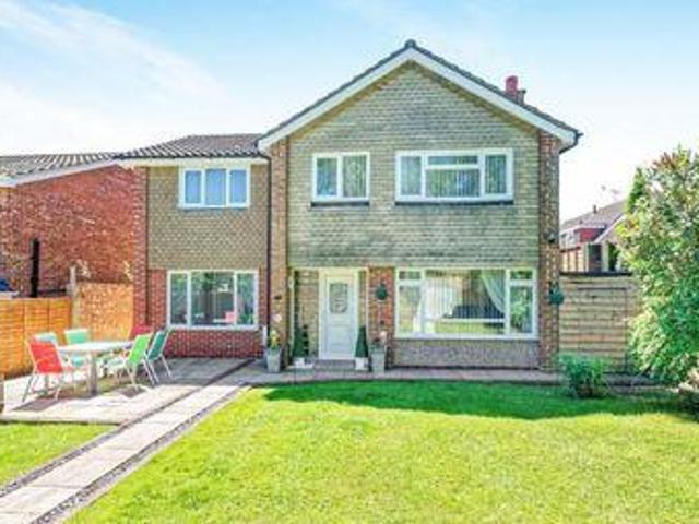 House for sale in Heol-las, Surrey
