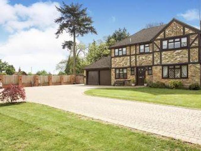 House for sale in Heol-las, Surrey