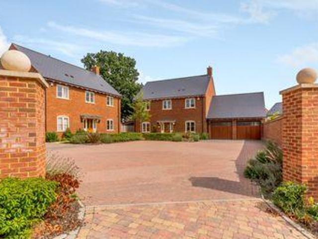 House for sale in Dunstable, Central Bedfordshire