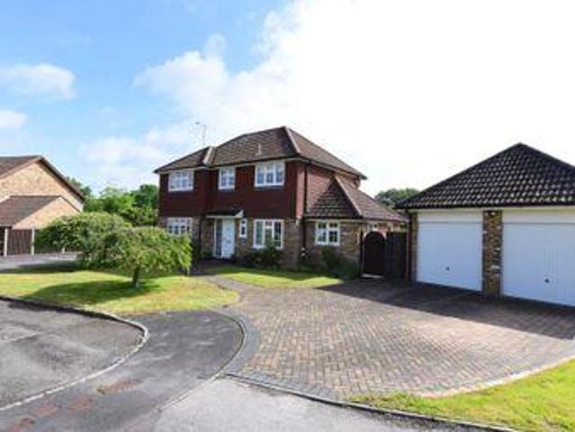House for sale in Heol-las, Surrey
