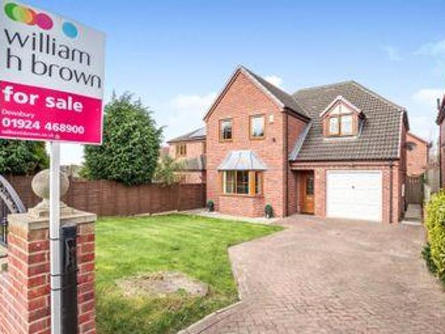 House for sale in Dewsbury, West Yorkshire
