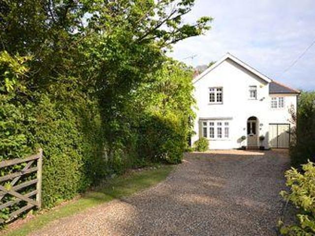 House for sale in Chertsey, Runnymede