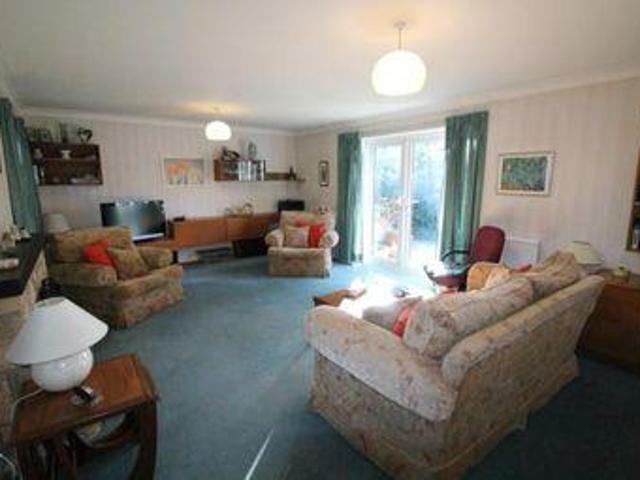 House for sale in Heol-las, Surrey
