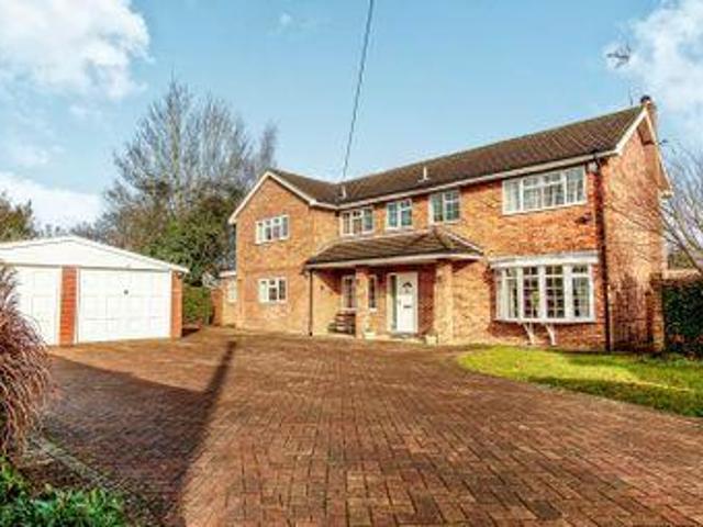 House for sale in Fleet, Hart