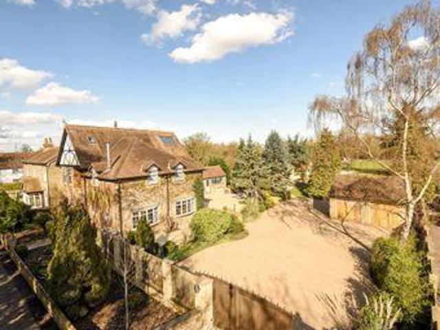 House for sale in Iver