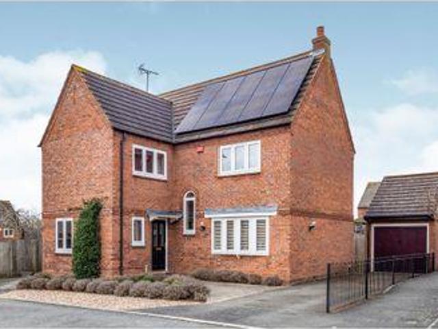 House for sale in Green Close, Warwickshire