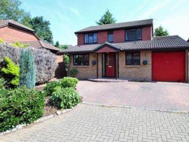 House for sale in Heol-las, Surrey