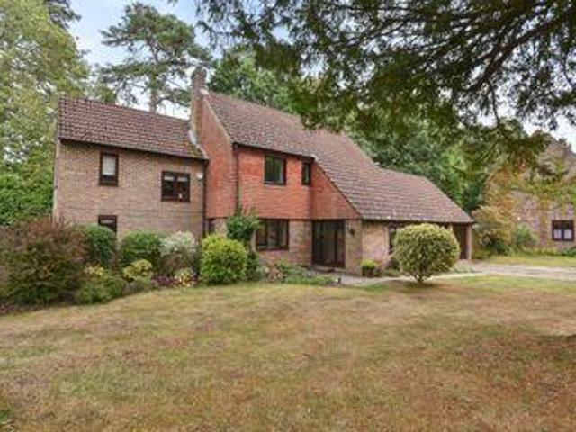 House for sale in Farnham, Waverley