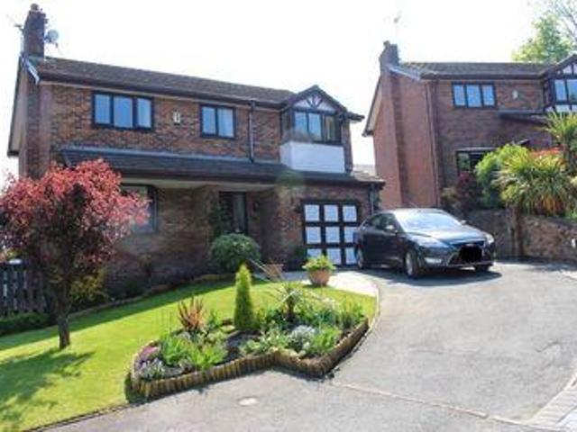 House for sale in Charlesworth, East Midlands