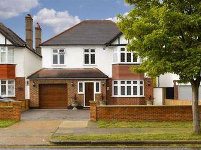 House for sale in Worcester Park, Greater London
