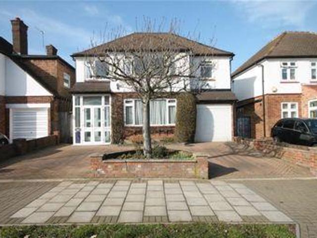 House for sale in Little Stanmore, Greater London