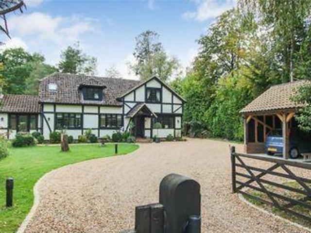 House for sale in Crawley, West Sussex