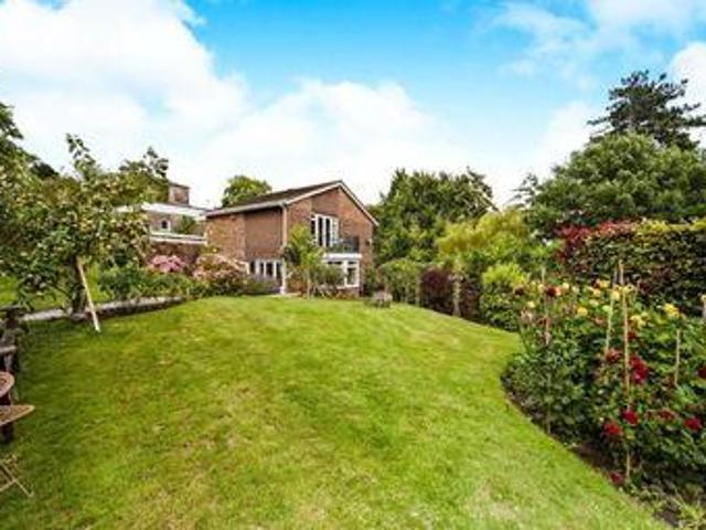 House for sale in Hillview, Surrey
