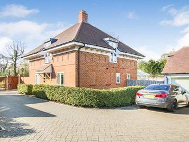 House for sale in Hillview, Surrey