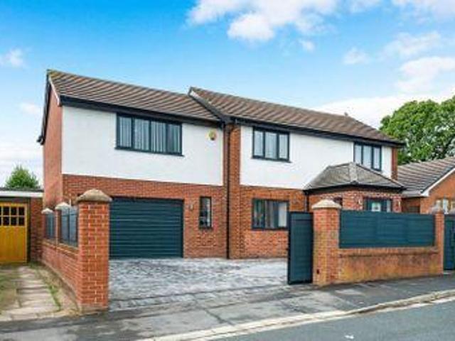 House for sale in Roby Mill, Lancashire