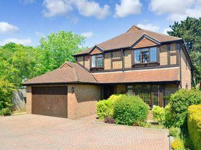 House for sale in Hillview, Surrey