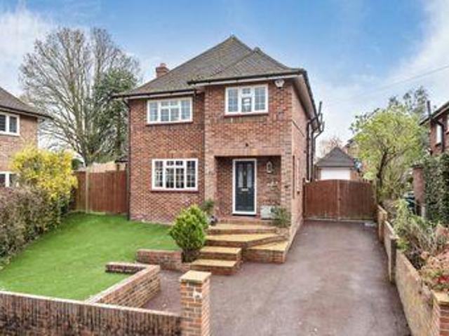 House for sale in Heol-las, Surrey