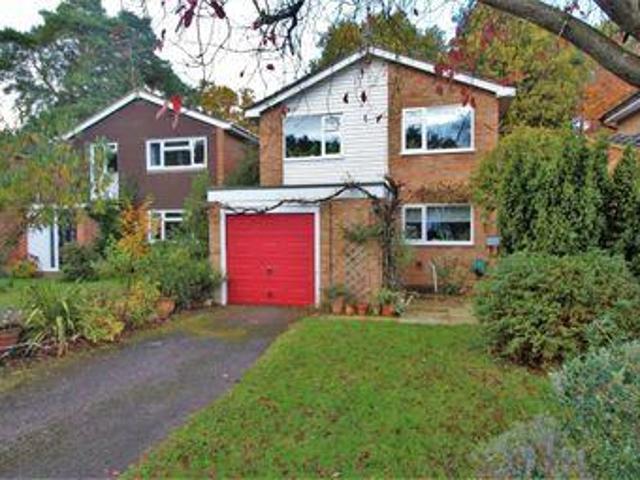 House for sale in Fleet, Hart