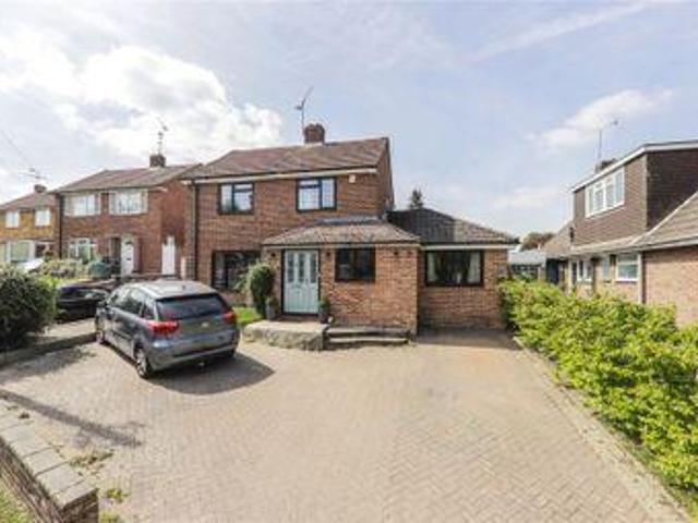 House for sale in Heol-las, Surrey
