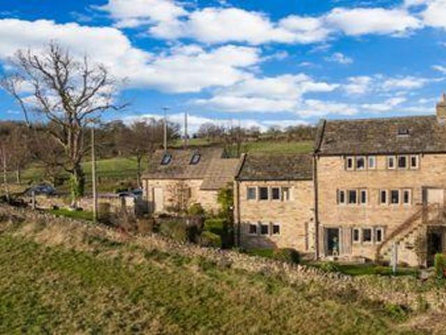 House for sale in Huddersfield, West Yorkshire