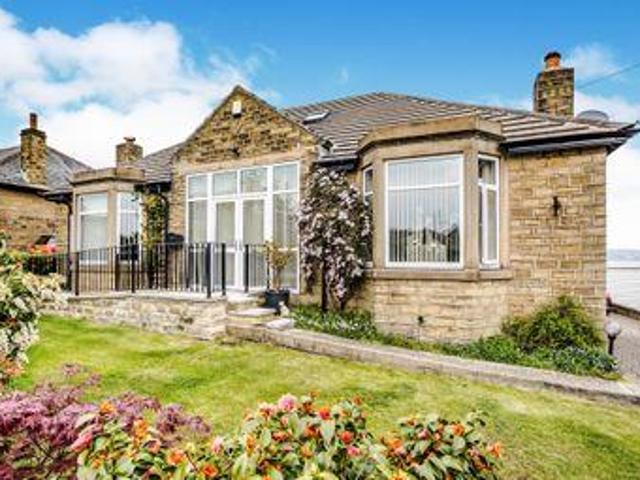 House for sale in Huddersfield, West Yorkshire