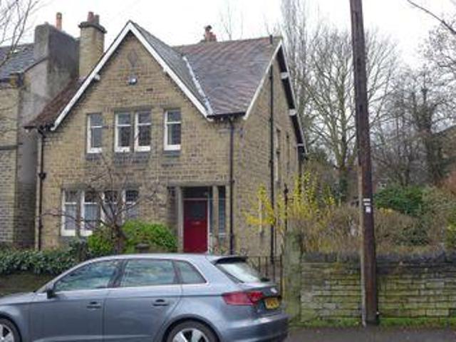 House for sale in Huddersfield, West Yorkshire