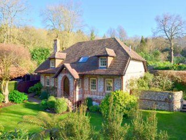 House for sale in Pachesham Park, Surrey