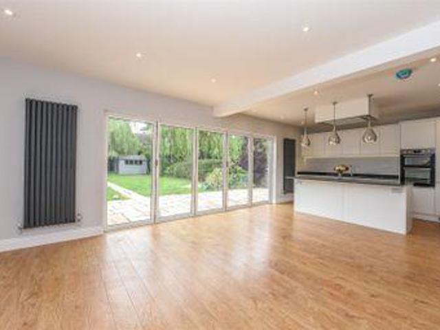 House for sale in Chertsey, Runnymede