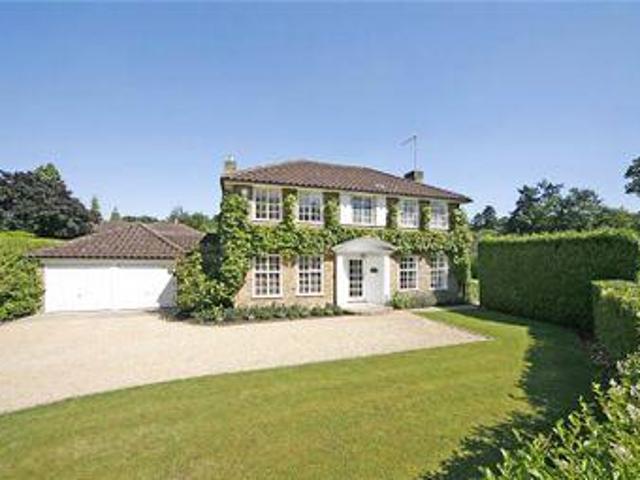 House for sale in Ascot