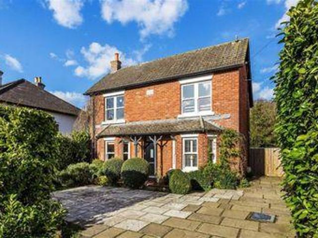 House for sale in Hillview, Surrey
