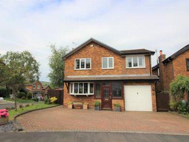 House for sale in Charlesworth, East Midlands