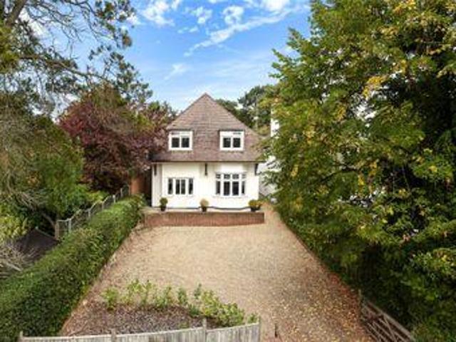 House for sale in Heol-las, Surrey
