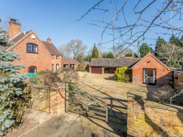 House for sale in Bromsgrove, Worcestershire