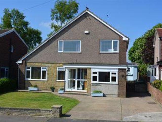 House for sale in Huddersfield, West Yorkshire