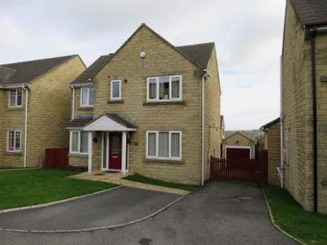 House for sale in Elland, West Yorkshire