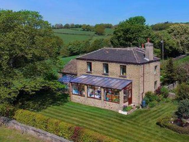 House for sale in Huddersfield, West Yorkshire