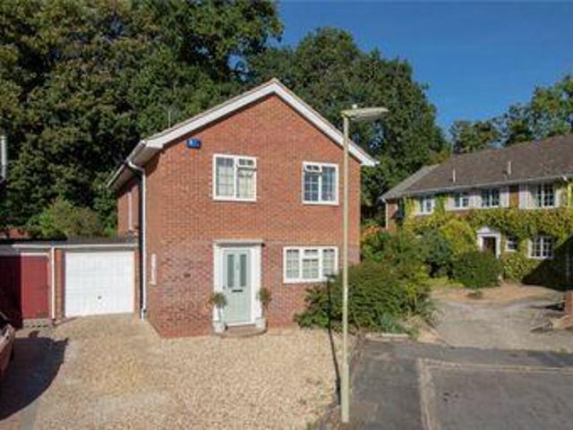 House for sale in Fleet, Hart