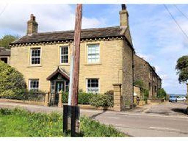 House for sale in Halifax, West Yorkshire