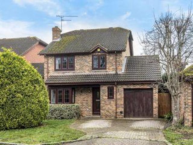 House for sale in Heol-las, Surrey