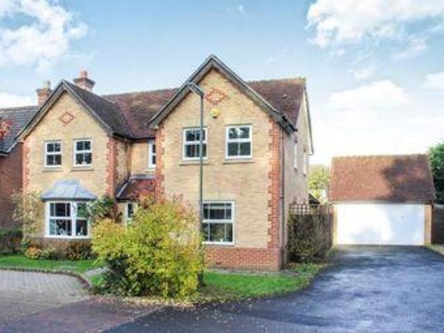 House for sale in Heol-las, Surrey