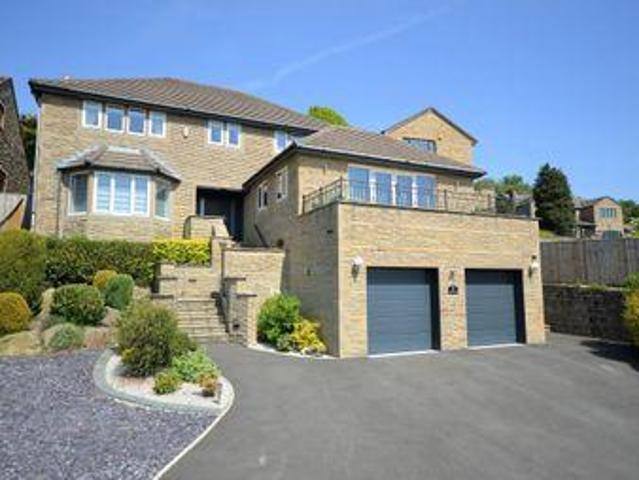 House for sale in Dewsbury, West Yorkshire