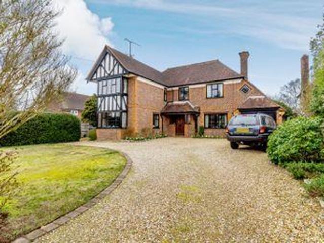 House for sale in Farnham, Waverley