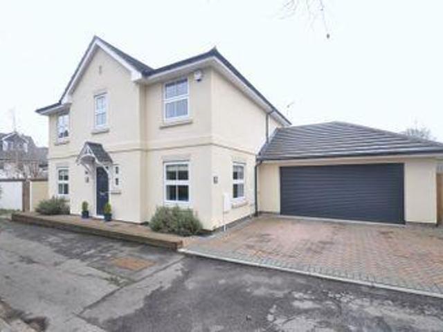 House for sale in Fleet, Hart