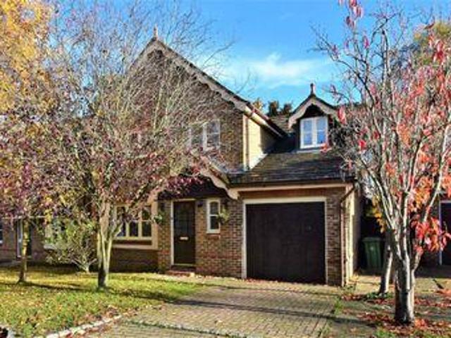 House for sale in Heol-las, Surrey