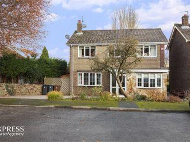 House for sale in Charlesworth, East Midlands