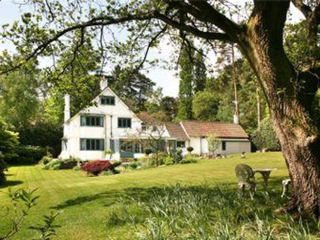 House for sale in Ascot