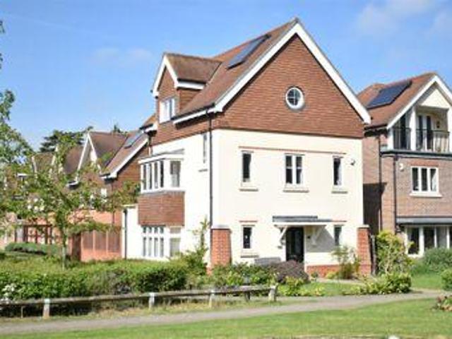 House for sale in Pachesham Park, Surrey