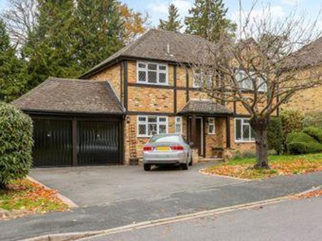 House for sale in Ascot