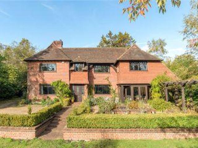 House for sale in Fole, Surrey