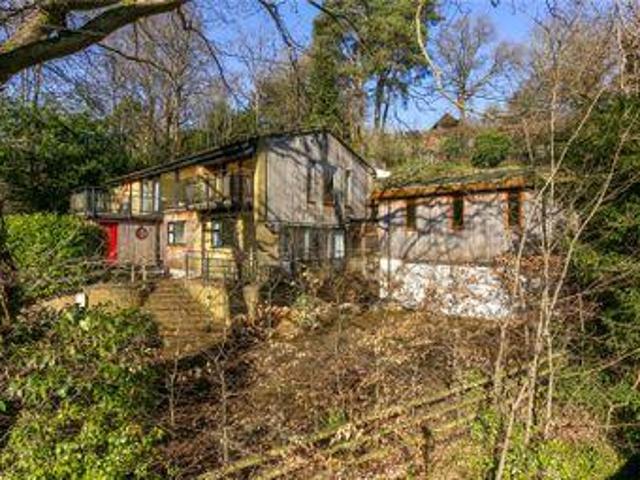 House for sale in Farnham, Waverley